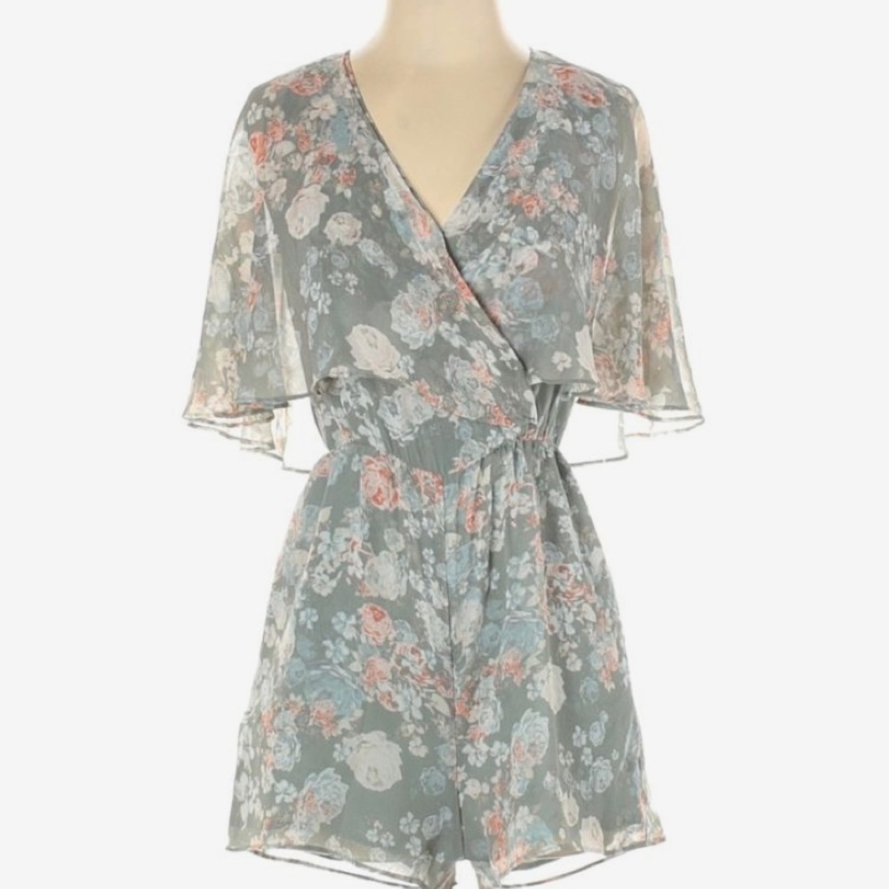 💙BCBG Slate floral romper